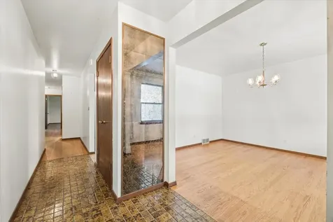 27W641 Holly Court West Chicago IL 60185
