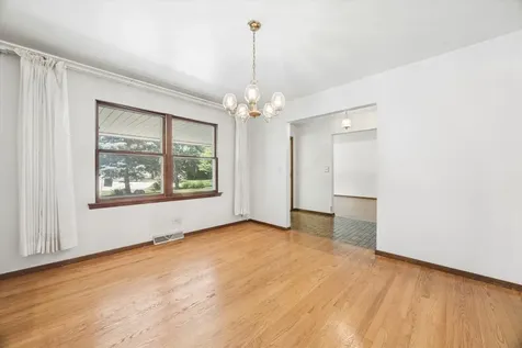 27W641 Holly Court West Chicago IL 60185
