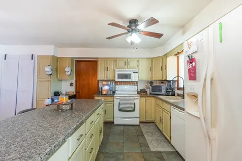 901 Edwin Drive Bourbonnais IL 60914