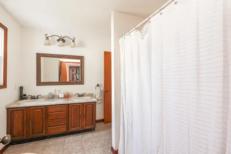 901 Edwin Drive Bourbonnais IL 60914