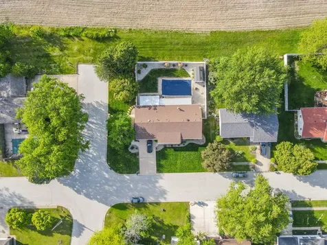 901 Edwin Drive Bourbonnais IL 60914
