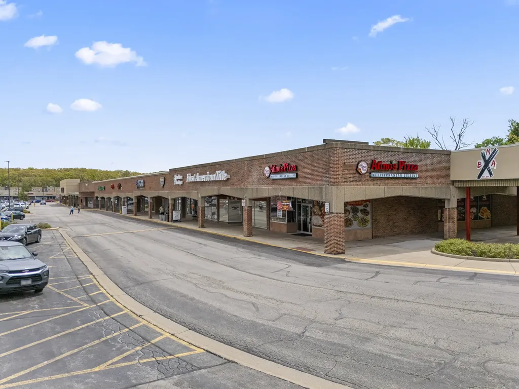 8711 West 95 Street Hickory Hills IL 60457