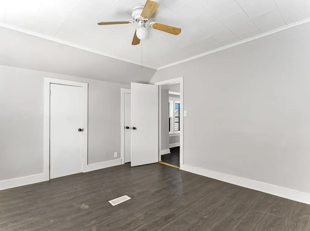 9209 South Woodlawn Avenue Chicago IL 60619