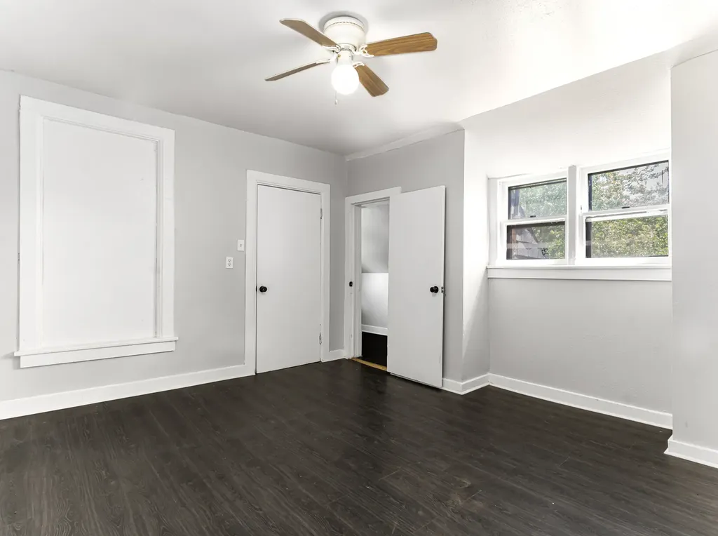 9209 South Woodlawn Avenue Chicago IL 60619