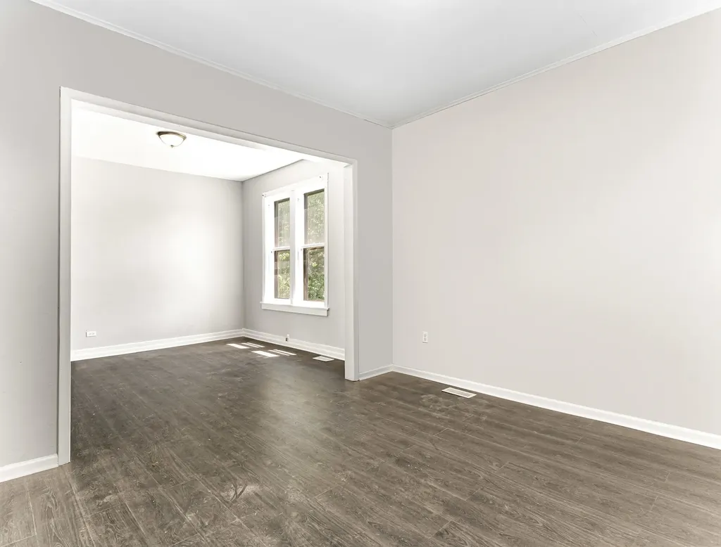 9209 South Woodlawn Avenue Chicago IL 60619