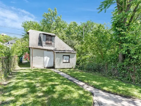 9209 South Woodlawn Avenue Chicago IL 60619