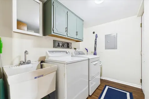 17979 Oak Park Avenue Tinley Park IL 60477