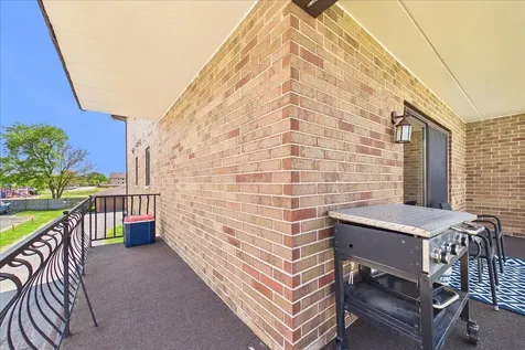 17979 Oak Park Avenue Tinley Park IL 60477