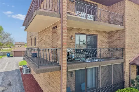 17979 Oak Park Avenue Tinley Park IL 60477