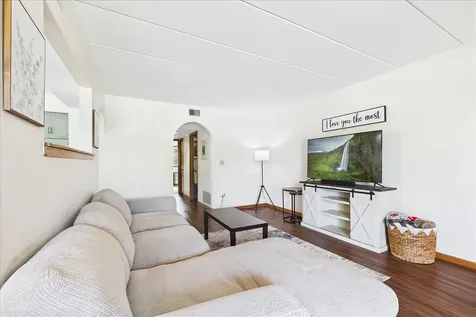 17979 Oak Park Avenue Tinley Park IL 60477