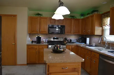 322 Bodega Drive Romeoville IL 60446