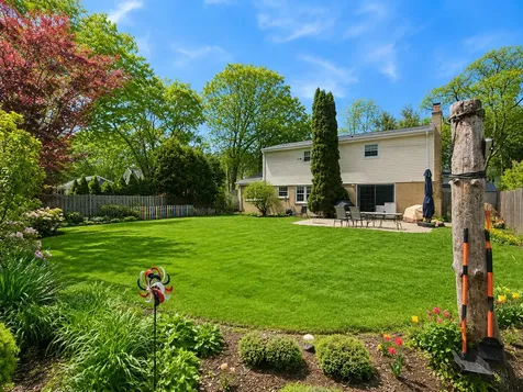 1220 Anthony Lane Deerfield IL 60015