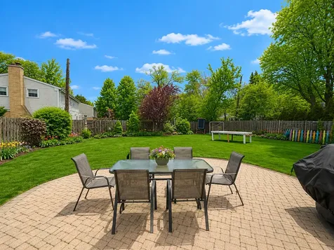 1220 Anthony Lane Deerfield IL 60015