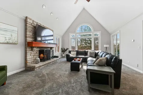 13 Kensington Drive North Barrington IL 60010