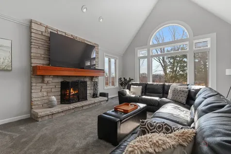 13 Kensington Drive North Barrington IL 60010