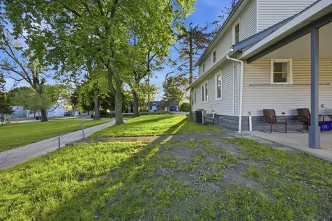 2812 20TH Street Rockford IL 61109