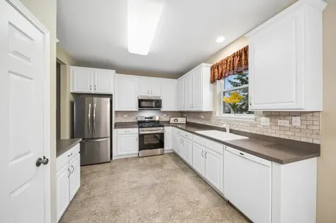 757 Bellevue Circle Oswego IL 60543