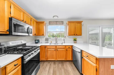 609 Plymouth Court Oswego IL 60543
