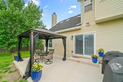 609 Plymouth Court Oswego IL 60543