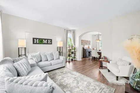 609 Plymouth Court Oswego IL 60543