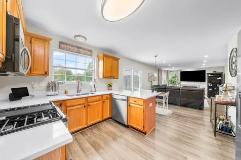 609 Plymouth Court Oswego IL 60543