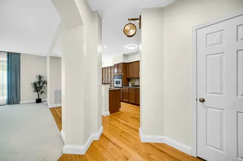 322 Montabello Bloomingdale IL 60108