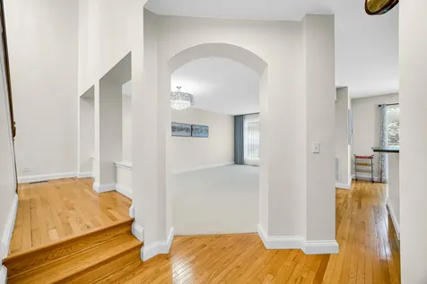 322 Montabello Bloomingdale IL 60108