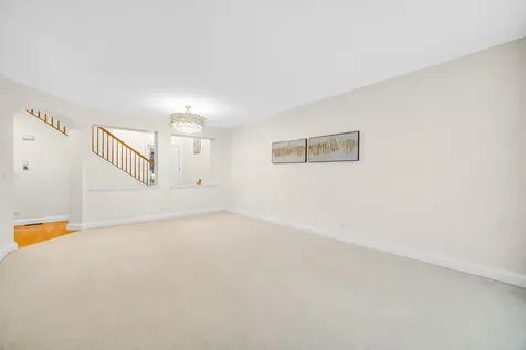 322 Montabello Bloomingdale IL 60108