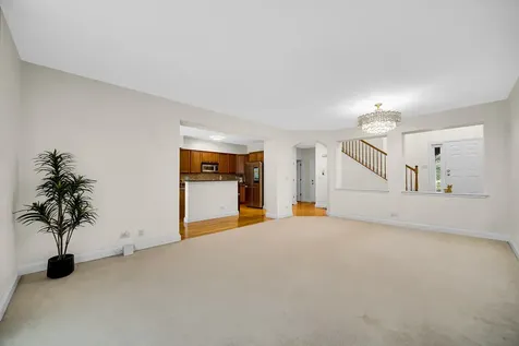 322 Montabello Bloomingdale IL 60108