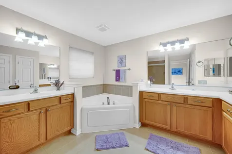 322 Montabello Bloomingdale IL 60108