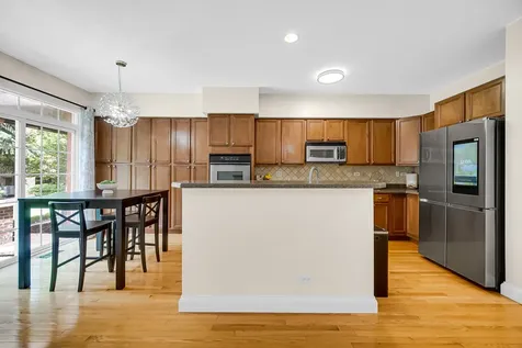 322 Montabello Bloomingdale IL 60108