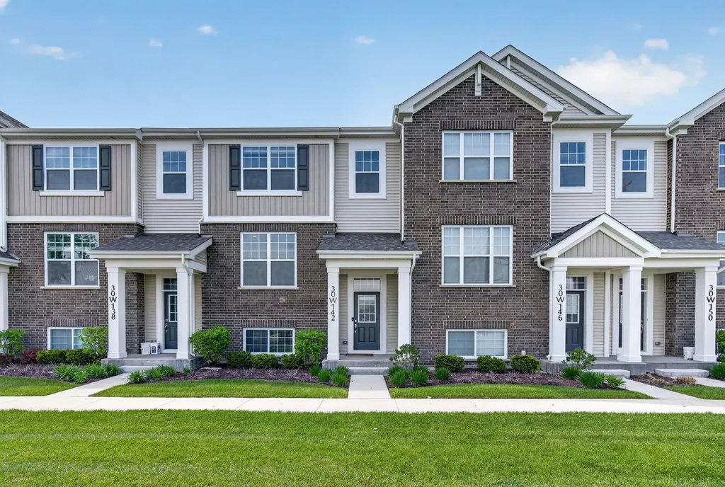 30W142 Wheeler Circle Warrenville IL 60563
