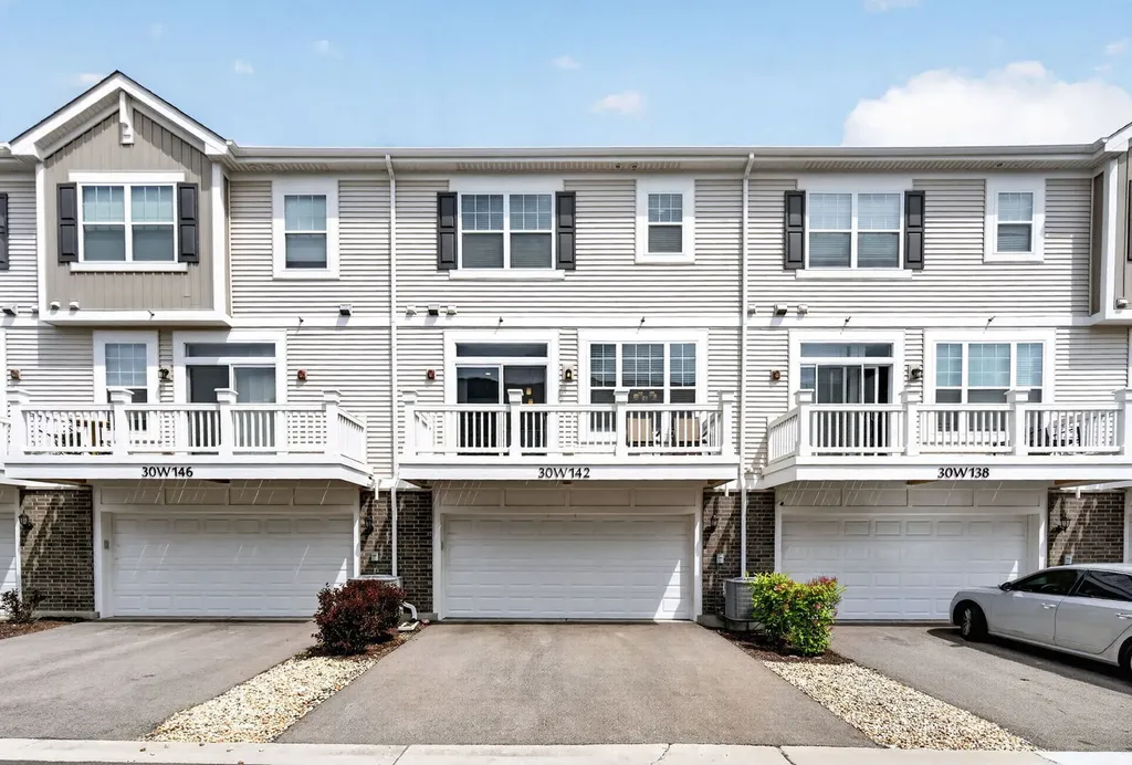 30W142 Wheeler Circle Warrenville IL 60563