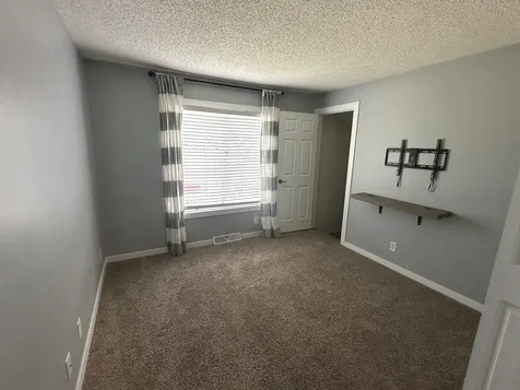 1511 Longwood Drive Sycamore IL 60178