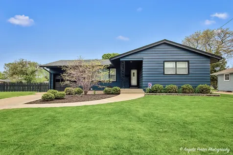 1320 Glenwood Avenue Waukegan IL 60085