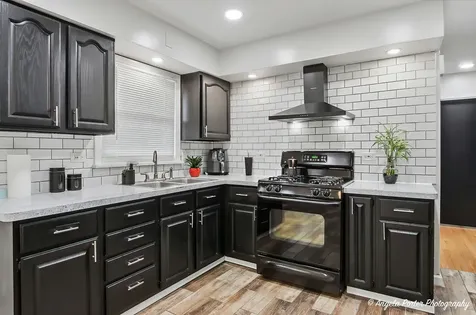 1320 Glenwood Avenue Waukegan IL 60085