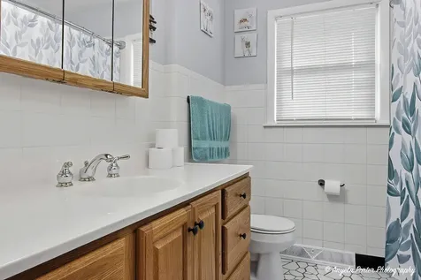 1320 Glenwood Avenue Waukegan IL 60085