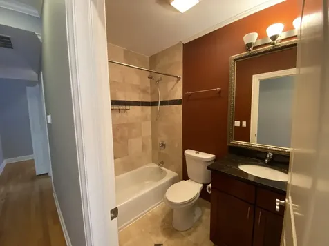 2038 West Iowa Street Chicago IL 60622