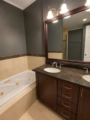 2038 West Iowa Street Chicago IL 60622