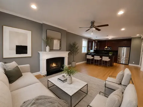 2038 West Iowa Street Chicago IL 60622