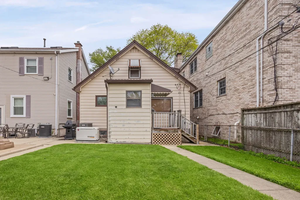 3238 North Pittsburgh Avenue Chicago IL 60634