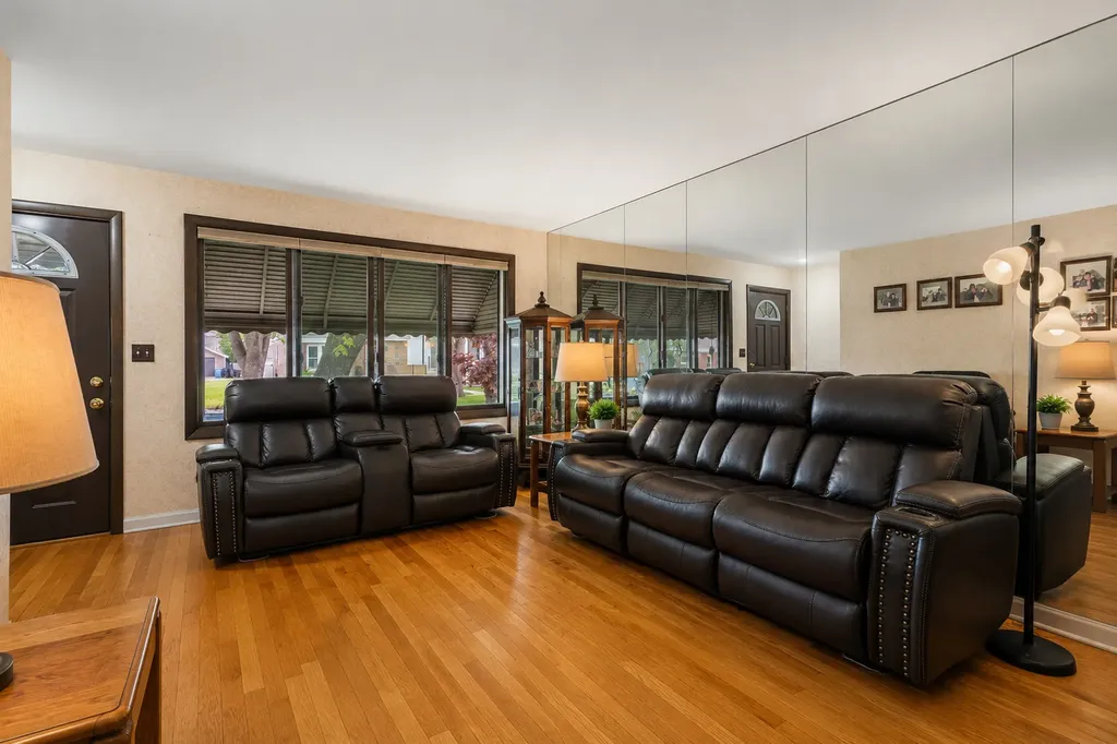 3238 North Pittsburgh Avenue Chicago IL 60634