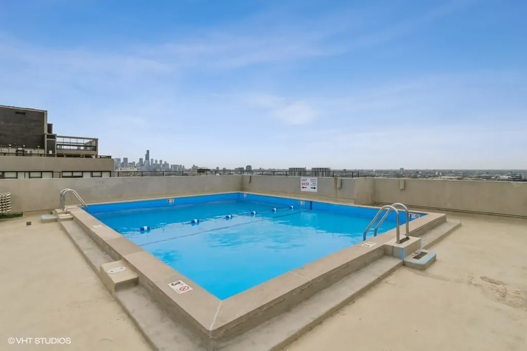 2728 North Hampden Court Chicago IL 60614