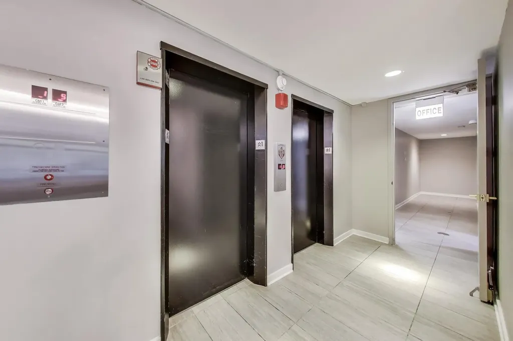 2728 North Hampden Court Chicago IL 60614