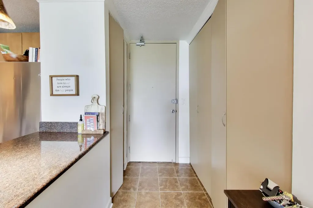 2728 North Hampden Court Chicago IL 60614