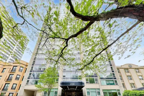 2728 North Hampden Court Chicago IL 60614