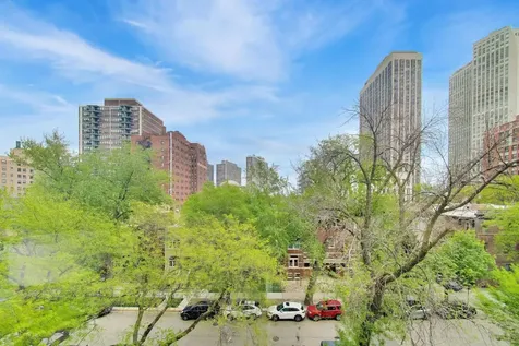 2728 North Hampden Court Chicago IL 60614