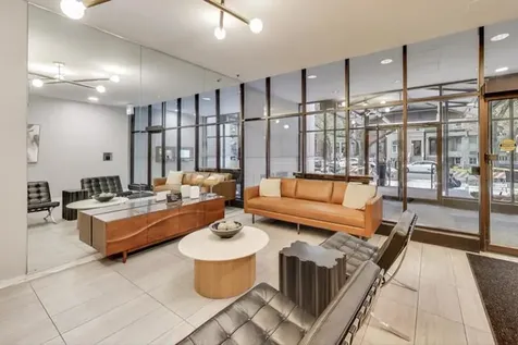 2728 North Hampden Court Chicago IL 60614