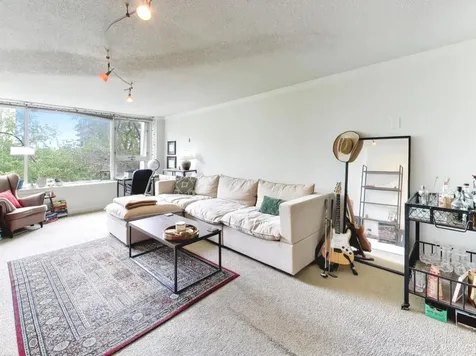 2728 North Hampden Court Chicago IL 60614