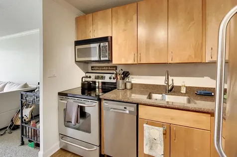 2728 North Hampden Court Chicago IL 60614
